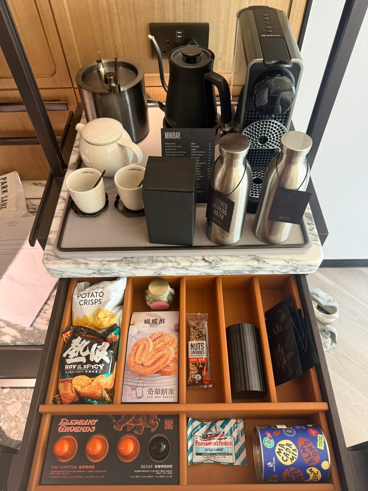 Kimpton Tsim Sha Tsui Premium King Victoria Harbor View mini bar