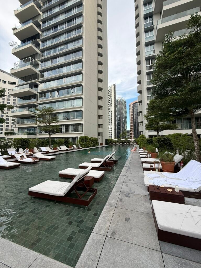 Hotel Review : EDITION Singapore–(Garden Premier King) Minimalist Luxury Meets Tropical Elegance